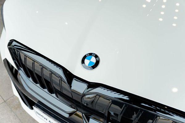 2025-BMW-5-Series-520d-M-Sport-Pro image:2