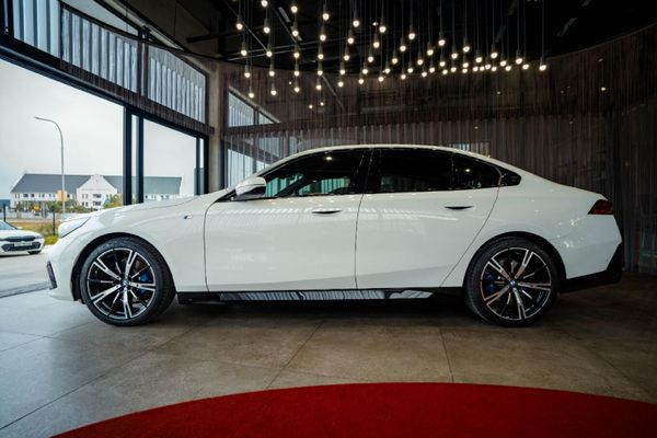2025-BMW-5-Series-520d-M-Sport-Pro image:5