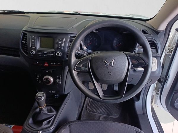 2024-Mahindra-XUV-300-12T-W4-Xprez-Panel-Van image:13