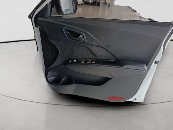 2024-Mahindra-XUV-300-12T-W4-Xprez-Panel-Van image:14