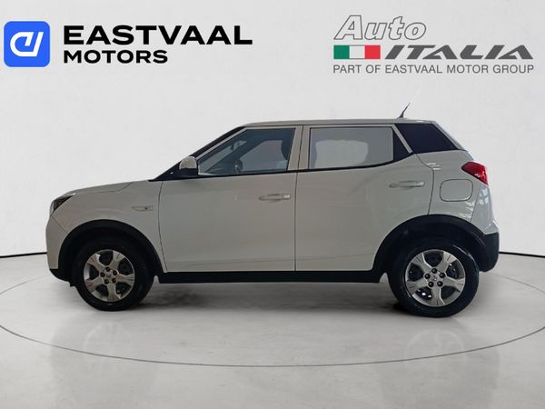 2024-Mahindra-XUV-300-12T-W4-Xprez-Panel-Van image:3