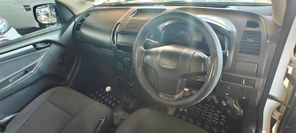 2019-Isuzu-D-Max-250C-Fleetside-Single-Cab image:6