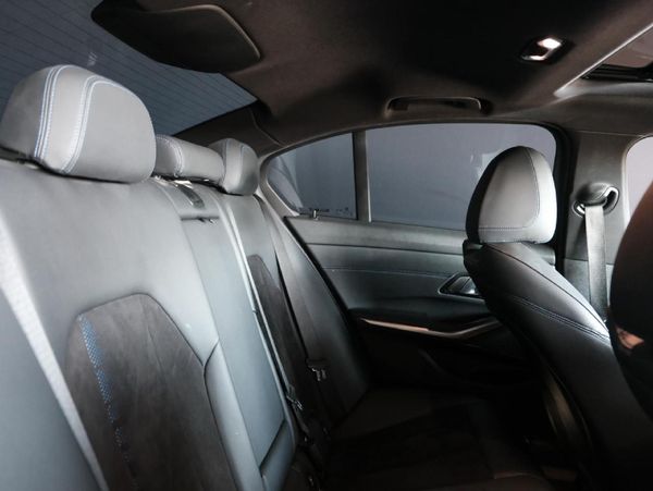 2021-BMW-3-Series-320i-M-Sport image:5