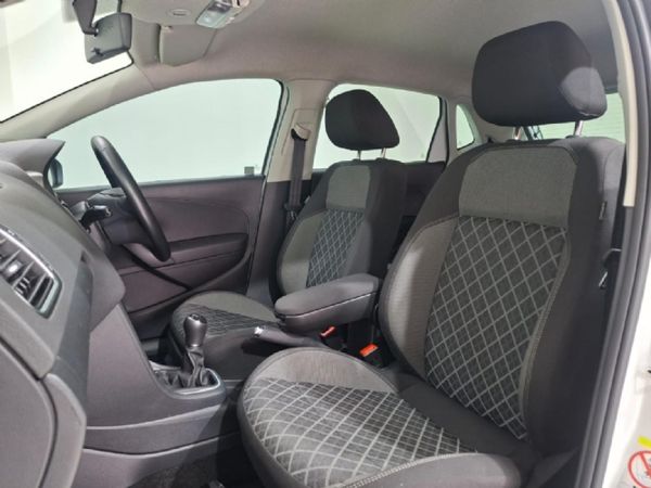 2025-Volkswagen-Polo-Vivo-16-Style image:10