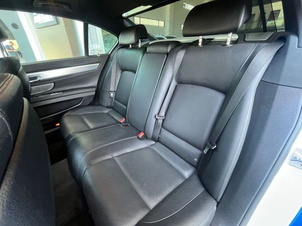 2014-BMW-7-Series-750Li-M-Sport image:14