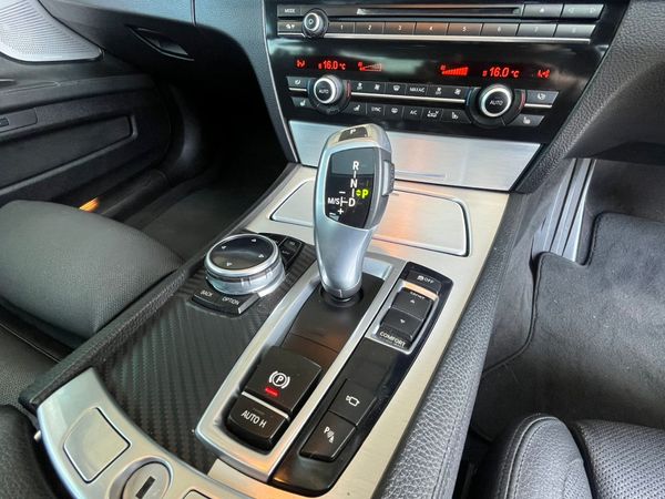 2014-BMW-7-Series-750Li-M-Sport image:18
