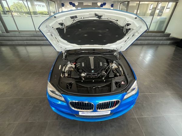2014-BMW-7-Series-750Li-M-Sport image:6
