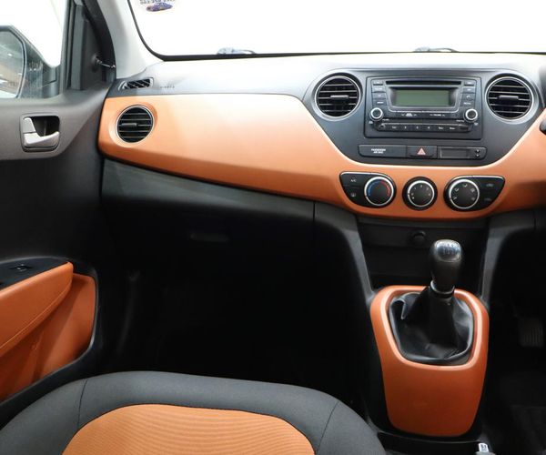 2014-Hyundai-Grand-i10-125-Motion image:10
