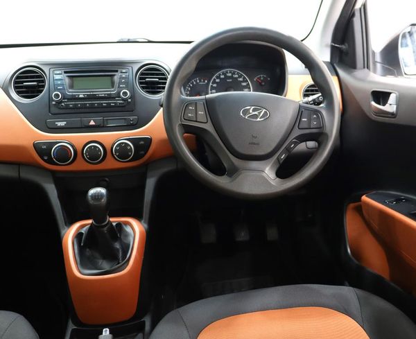 2014-Hyundai-Grand-i10-125-Motion image:11