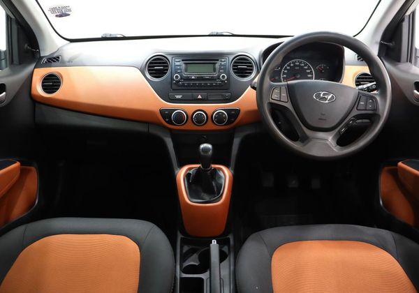 2014-Hyundai-Grand-i10-125-Motion image:12