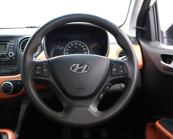 2014-Hyundai-Grand-i10-125-Motion image:13