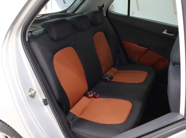 2014-Hyundai-Grand-i10-125-Motion image:18