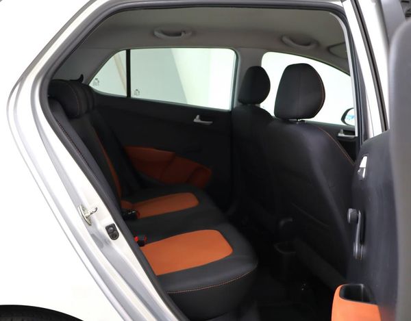 2014-Hyundai-Grand-i10-125-Motion image:19