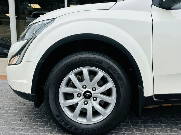 2022-Mahindra-XUV-500-22D-mHawk-7-seat-W6-Auto image:9