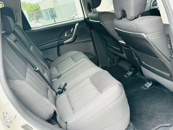 2022-Mahindra-XUV-500-22D-mHawk-7-seat-W6-Auto image:13