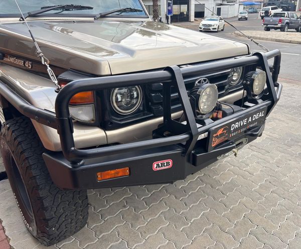 2005-Toyota-Land-Cruiser-70-45-Single-Cab image:8