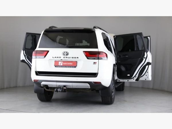 2023-Toyota-Land-Cruiser-300-V6-33-D-GR-S image:11
