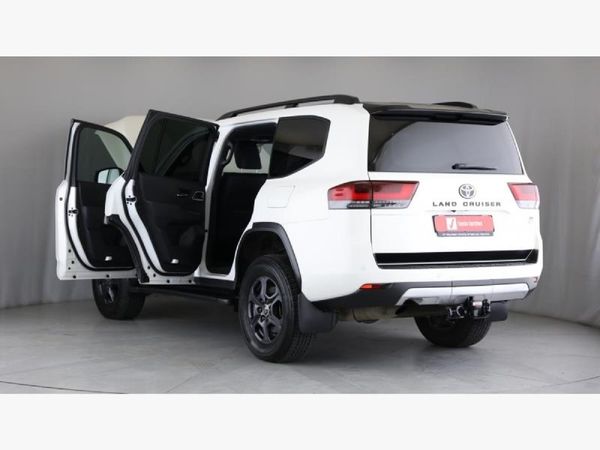2023-Toyota-Land-Cruiser-300-V6-33-D-GR-S image:17