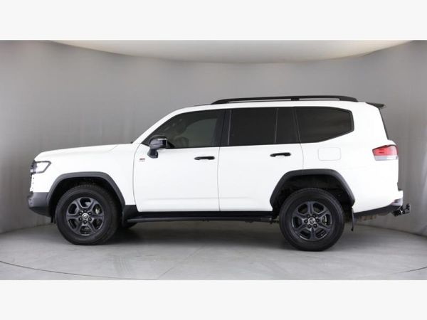 2023-Toyota-Land-Cruiser-300-V6-33-D-GR-S image:18