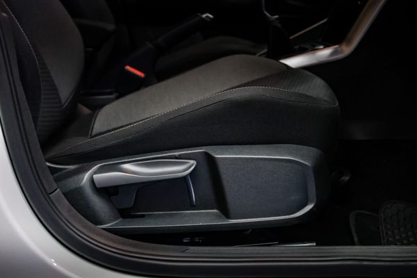 2022-Volkswagen-Polo-10-TSI-Life image:19