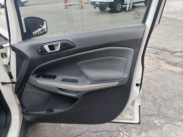 2015-Ford-EcoSport-ECOSPORT image:12