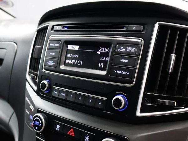 2016-Hyundai-H-1-25-CRDi-Elite-Auto image:9