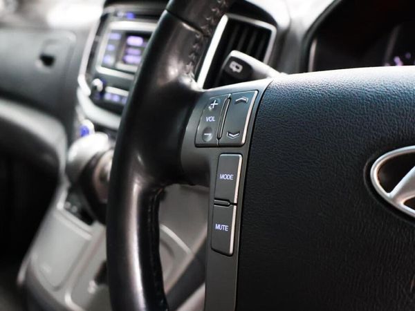 2016-Hyundai-H-1-25-CRDi-Elite-Auto image:13