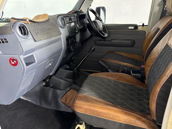 2025-Toyota-Land-Cruiser-79-28-GD-6-Single-Cab image:5