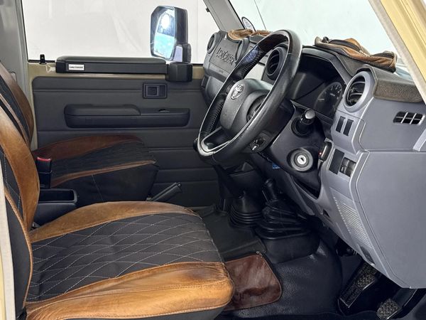 2025-Toyota-Land-Cruiser-79-28-GD-6-Single-Cab image:6