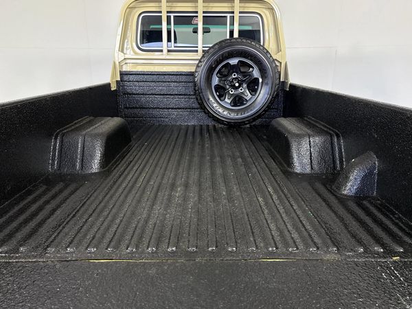 2025-Toyota-Land-Cruiser-79-28-GD-6-Single-Cab image:8