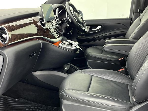 2016-Mercedes-Benz-V-Class-V-250-Bluetec-Avantgarde-Auto image:8