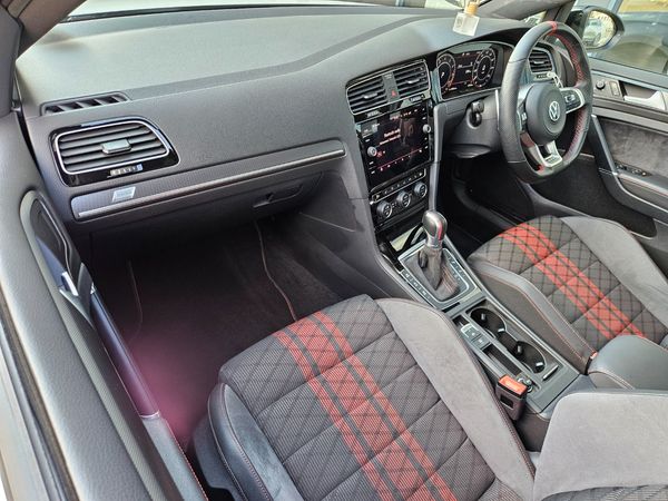 2020-Volkswagen-Golf-VII-GTI-20-TSI-Auto-TCR image:10