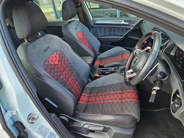 2020-Volkswagen-Golf-VII-GTI-20-TSI-Auto-TCR image:11