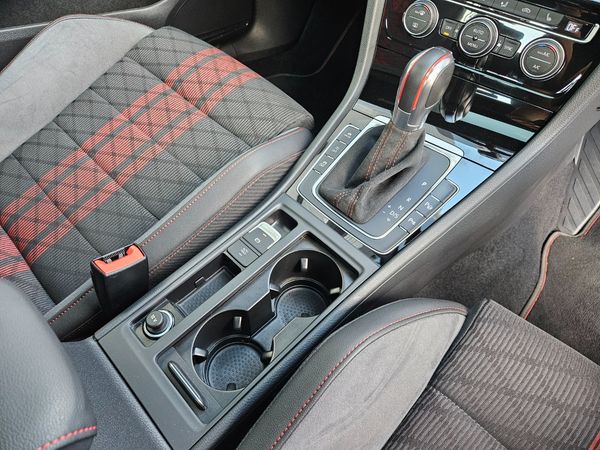 2020-Volkswagen-Golf-VII-GTI-20-TSI-Auto-TCR image:17
