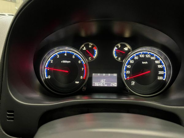 2011-Suzuki-SX4-20 image:10