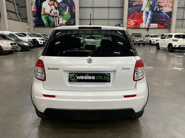 2011-Suzuki-SX4-20 image:3