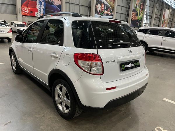 2011-Suzuki-SX4-20 image:4