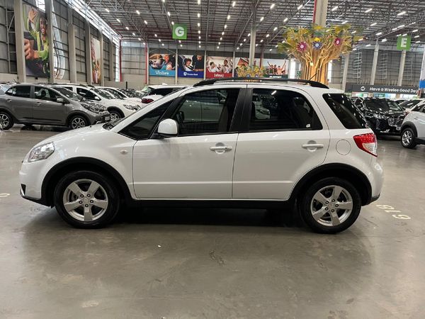 2011-Suzuki-SX4-20 image:5