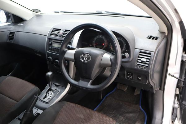 2014-Toyota-Corolla-Quest-16-Auto image:9