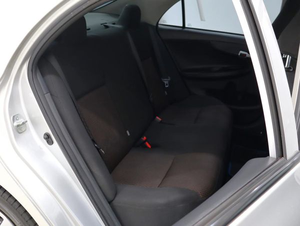 2014-Toyota-Corolla-Quest-16-Auto image:18