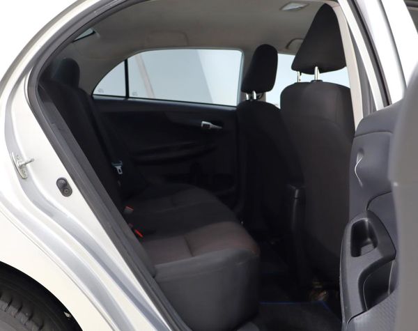 2014-Toyota-Corolla-Quest-16-Auto image:19