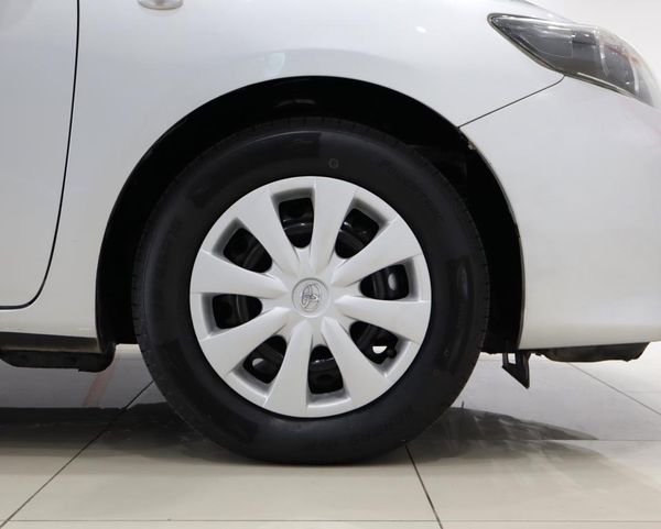2014-Toyota-Corolla-Quest-16-Auto image:7