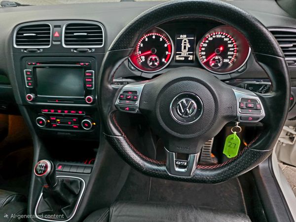 2011-Volkswagen-Golf-VI-GTI-20-TSI image:17