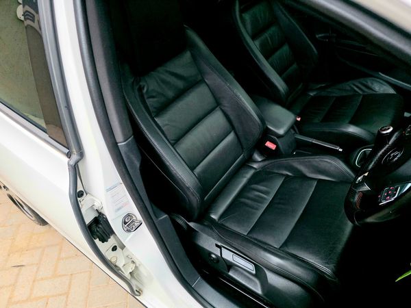 2011-Volkswagen-Golf-VI-GTI-20-TSI image:25