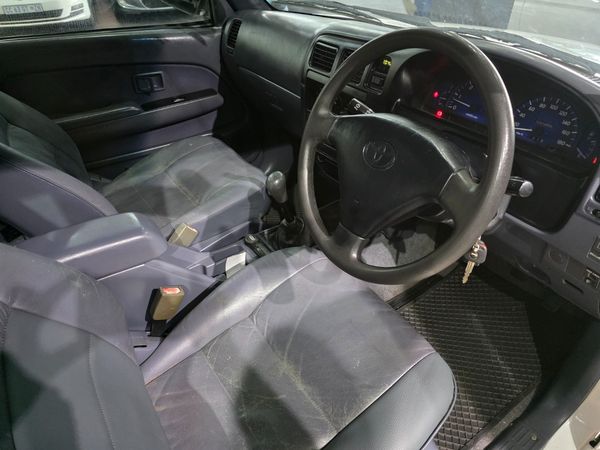 2004-Toyota-Hilux-30-KZ-TE-Raider-Raised-Body-Double-Cab image:3