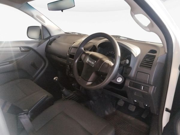2026-Isuzu-D-Max-250C-Fleetside-Single-Cab image:10