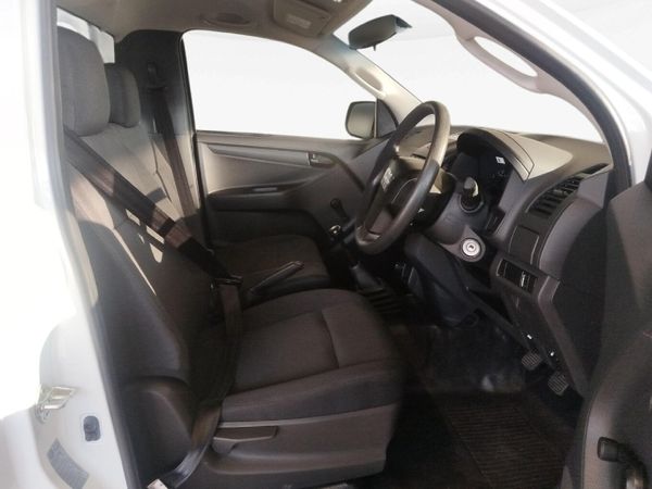 2026-Isuzu-D-Max-250C-Fleetside-Single-Cab image:13