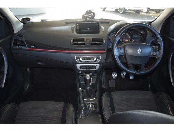 2016-Renault-Megane-IV-12T-GT-Line-5-dr image:9