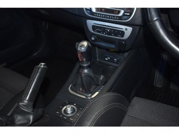 2016-Renault-Megane-IV-12T-GT-Line-5-dr image:11