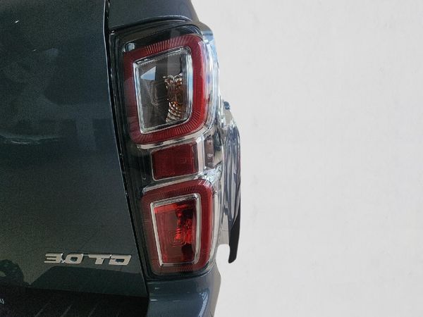 2026-Isuzu-D-Max-30-DDI-V-Cross-HR-Auto-Double-Cab image:11